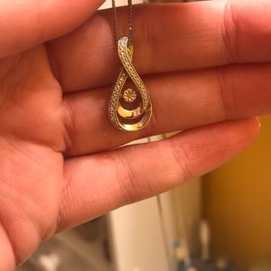 Diamond in rhythm necklace